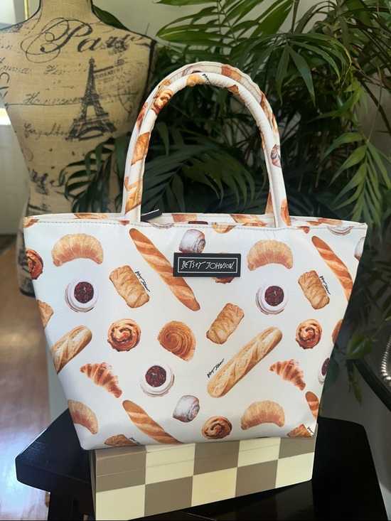 Betsey Johnson Handbags - Betsey Johnson lunchTote with Pastry Print NWOT